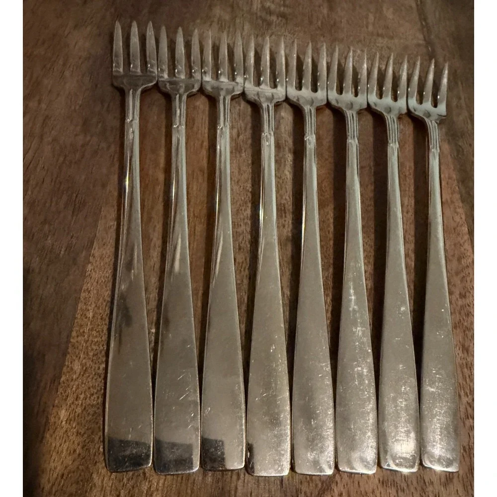 Vintage Oneidacraft Deluxe Profile Stainless Steel Cocktail Seafood Forks 8 Pc